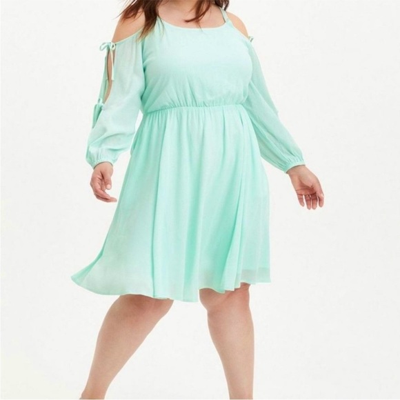NWT Torrid Cold Shoulder Skater Dress in Aqua Mint Green Midi Size 1X - Picture 1 of 12